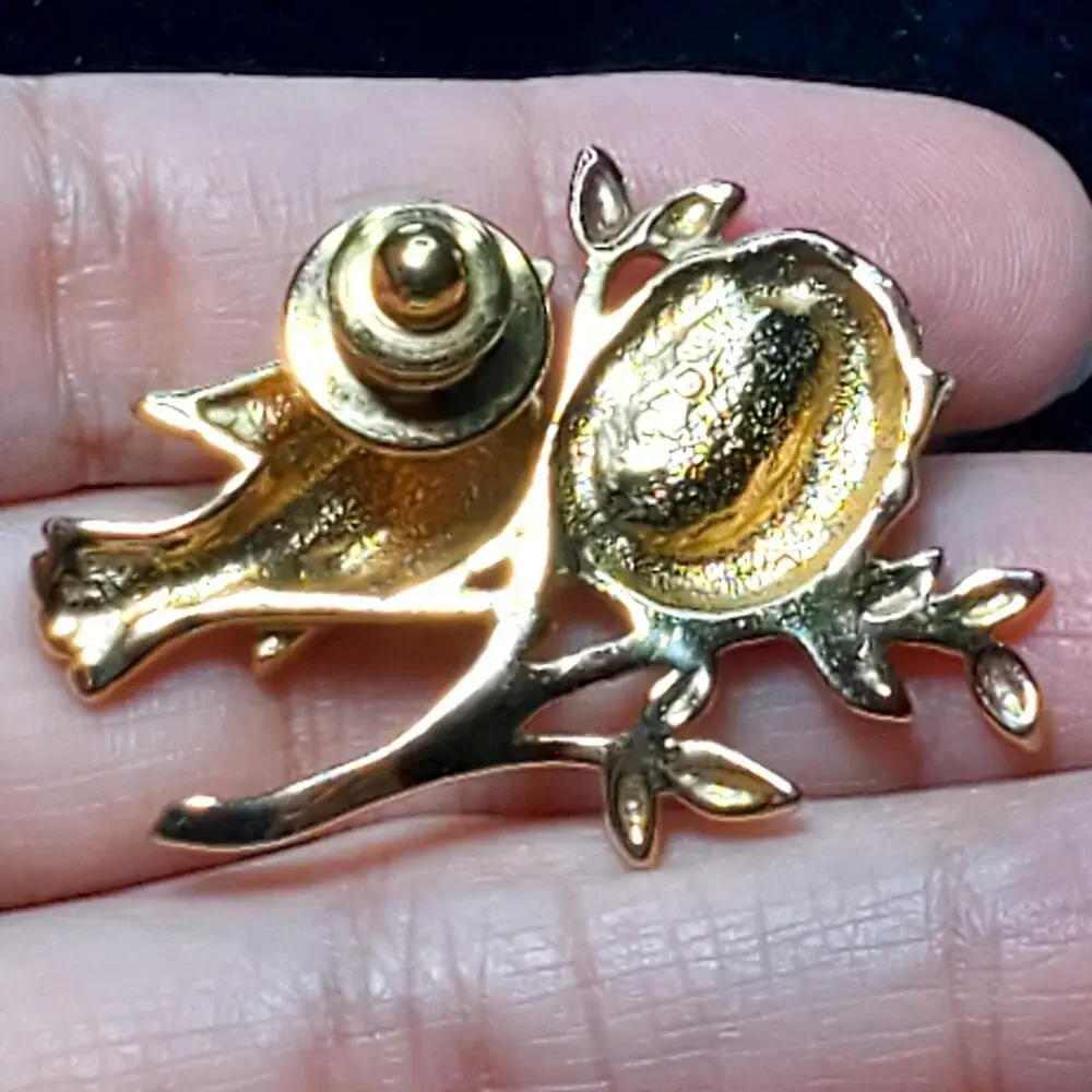 Elegant Mother Bird 3 Eggs Faux Pearls Gold Tone Brooch Pin Unsigned 1